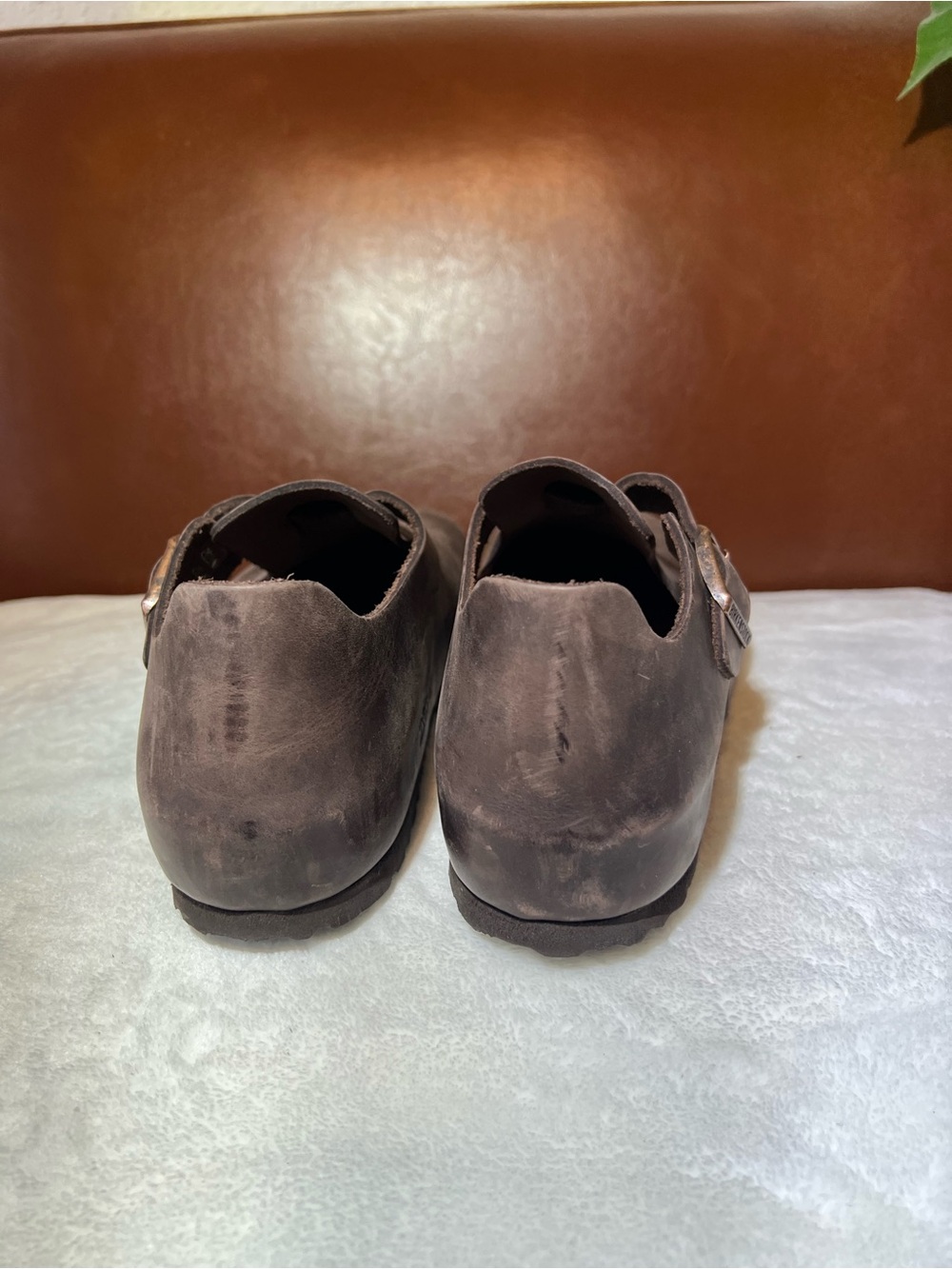 Birkenstock London Oiled Leather Brown Leather Slip-On Clogs with Buckle - Picture 10 of 10